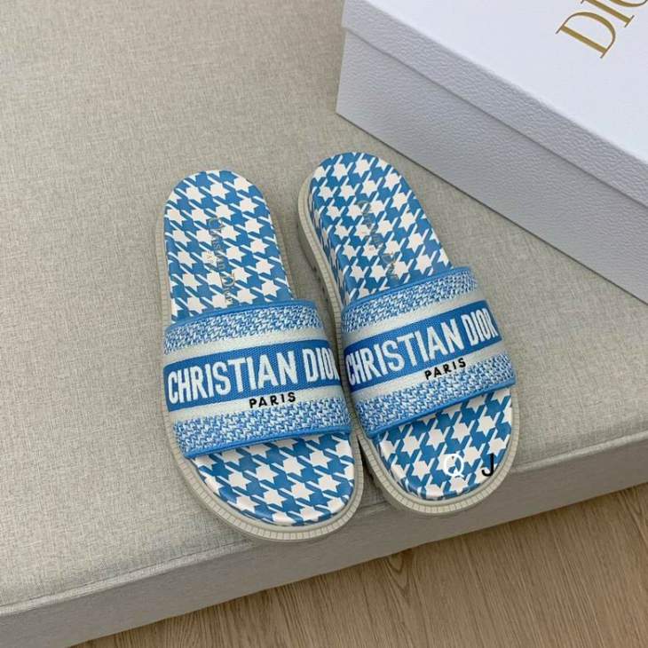 Picture of Dior Slippers _SKUDiorsz35-39XJ01073009
